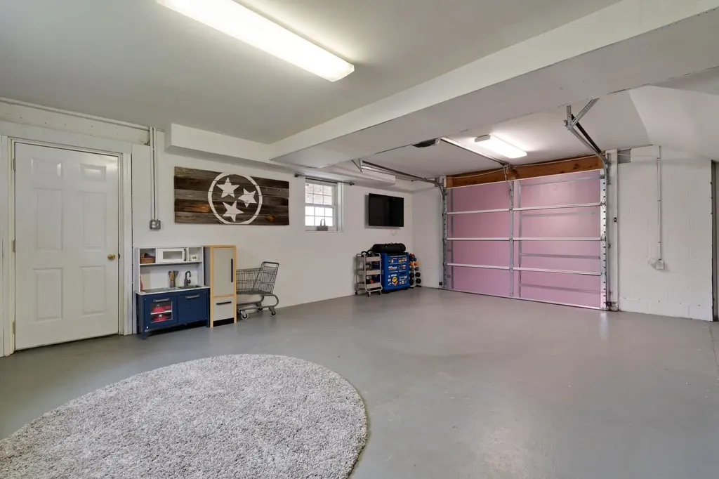 1608 Allison Avenue Columbia TN 38401