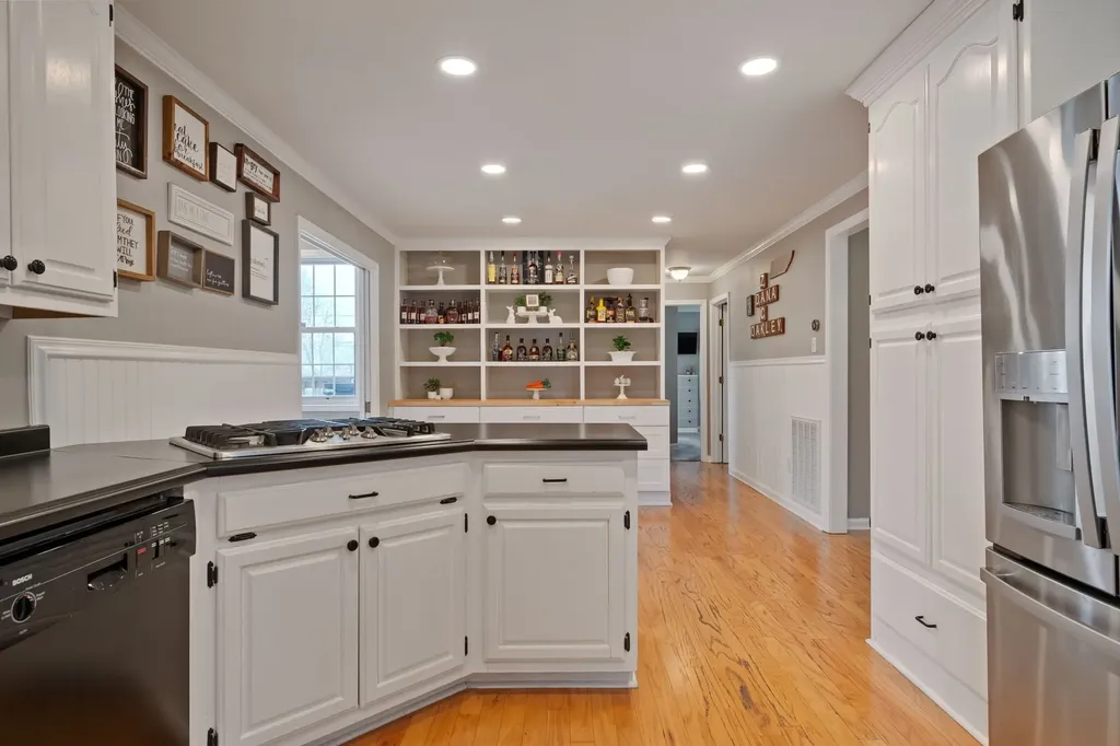 1608 Allison Avenue Columbia TN 38401