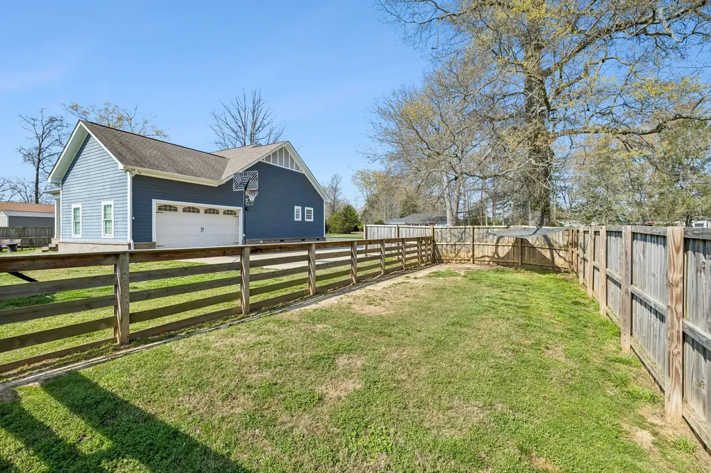 702 Forrest Drive Tullahoma TN 37388