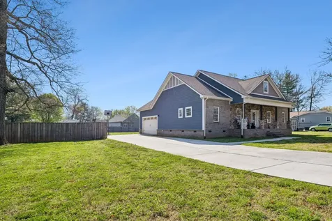 702 Forrest Drive Tullahoma TN 37388