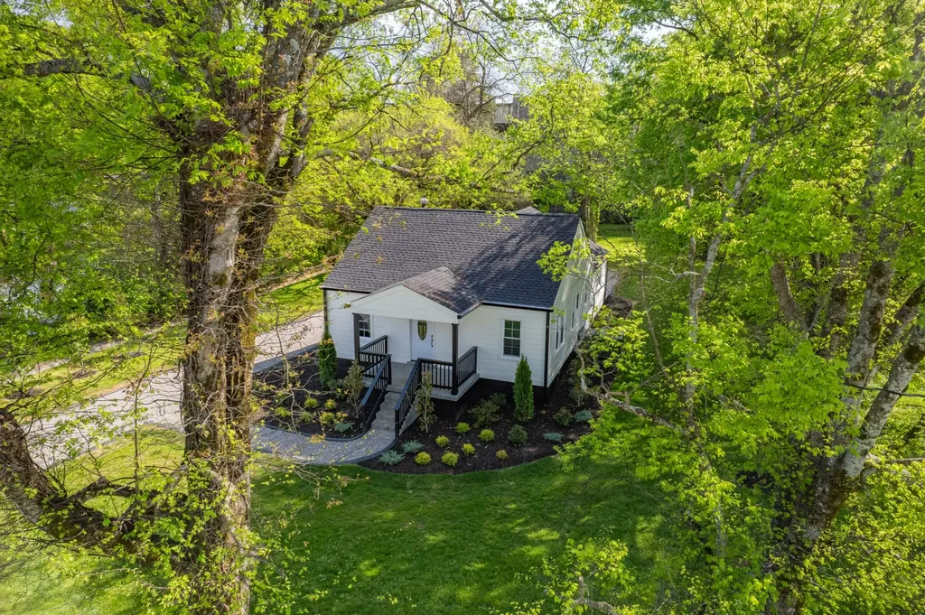 623 Belfast Street Lewisburg TN 37091