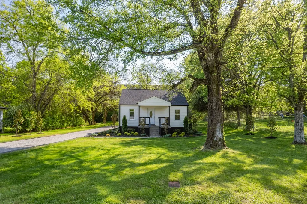 623 Belfast Street Lewisburg TN 37091