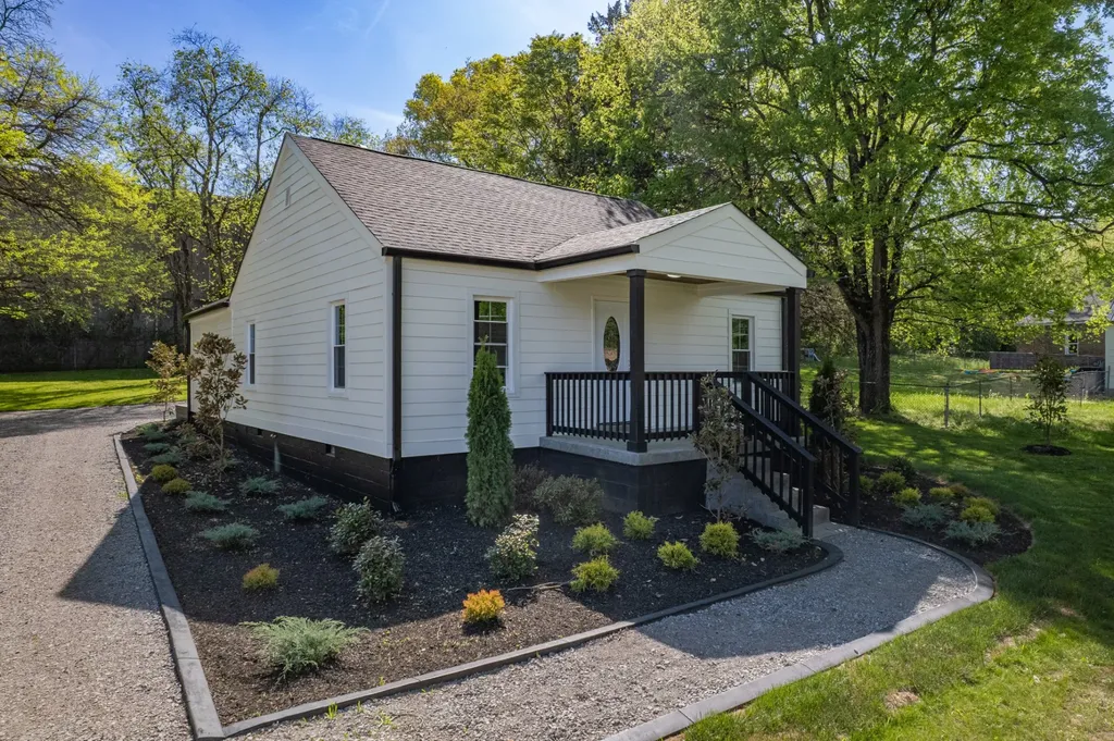 623 Belfast Street Lewisburg TN 37091