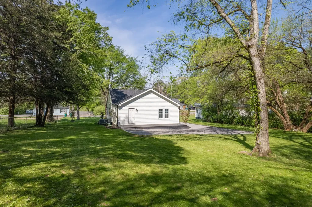 623 Belfast Street Lewisburg TN 37091