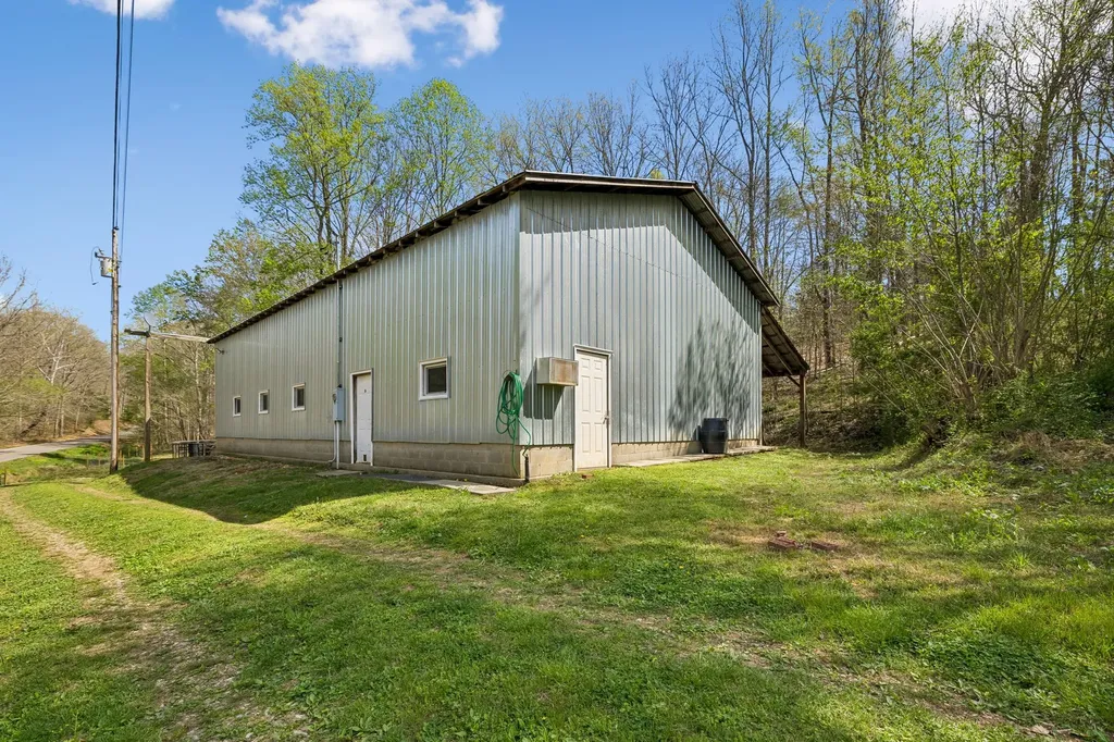 805 Harris Road Dickson TN 37055