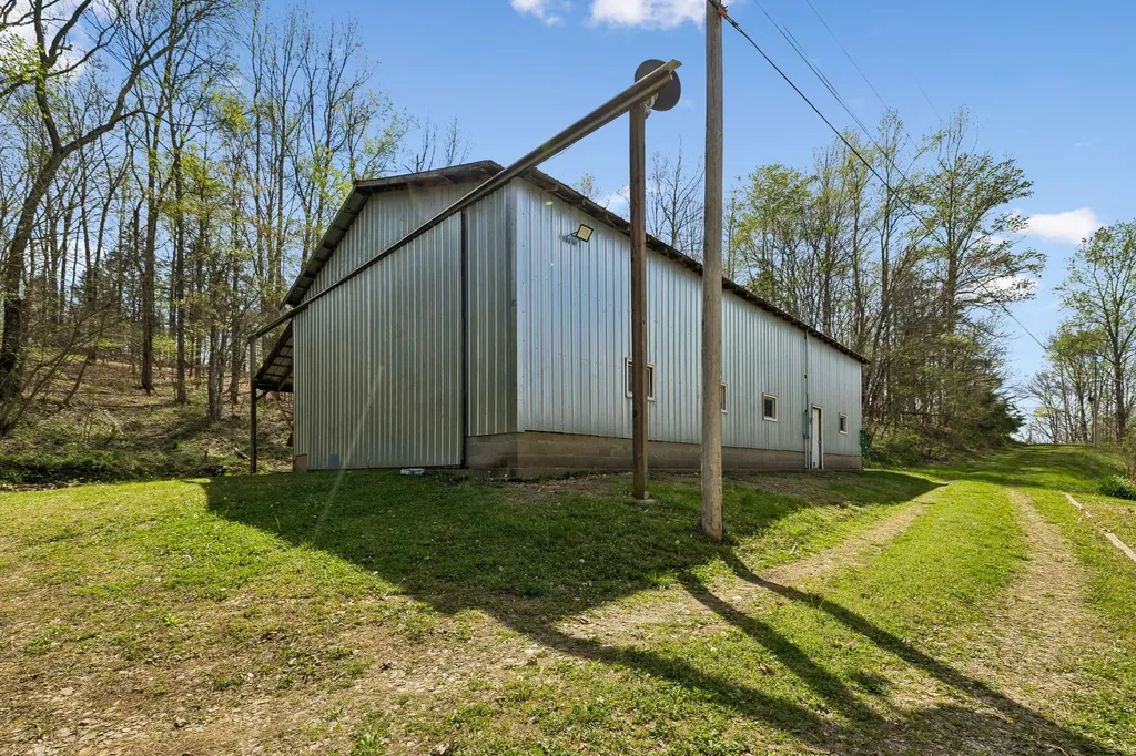 805 Harris Road Dickson TN 37055