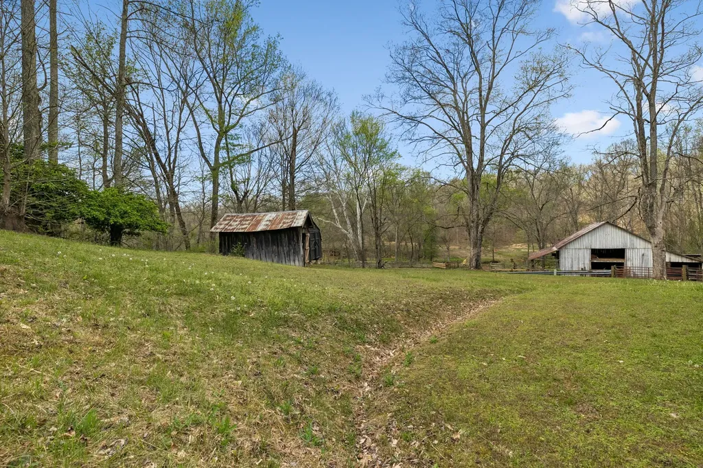 805 Harris Road Dickson TN 37055