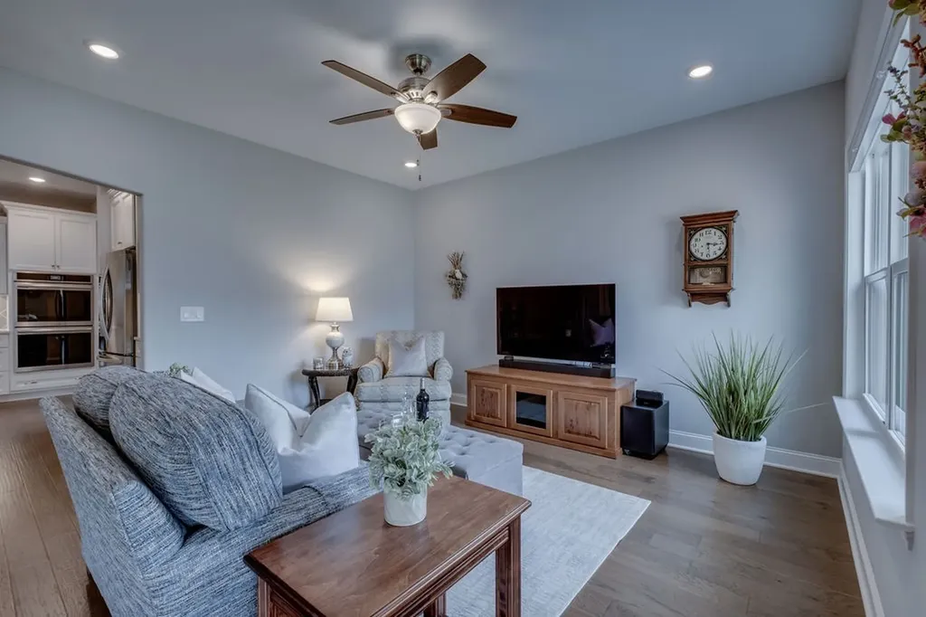 894 Meadowcrest Way Lebanon TN 37090