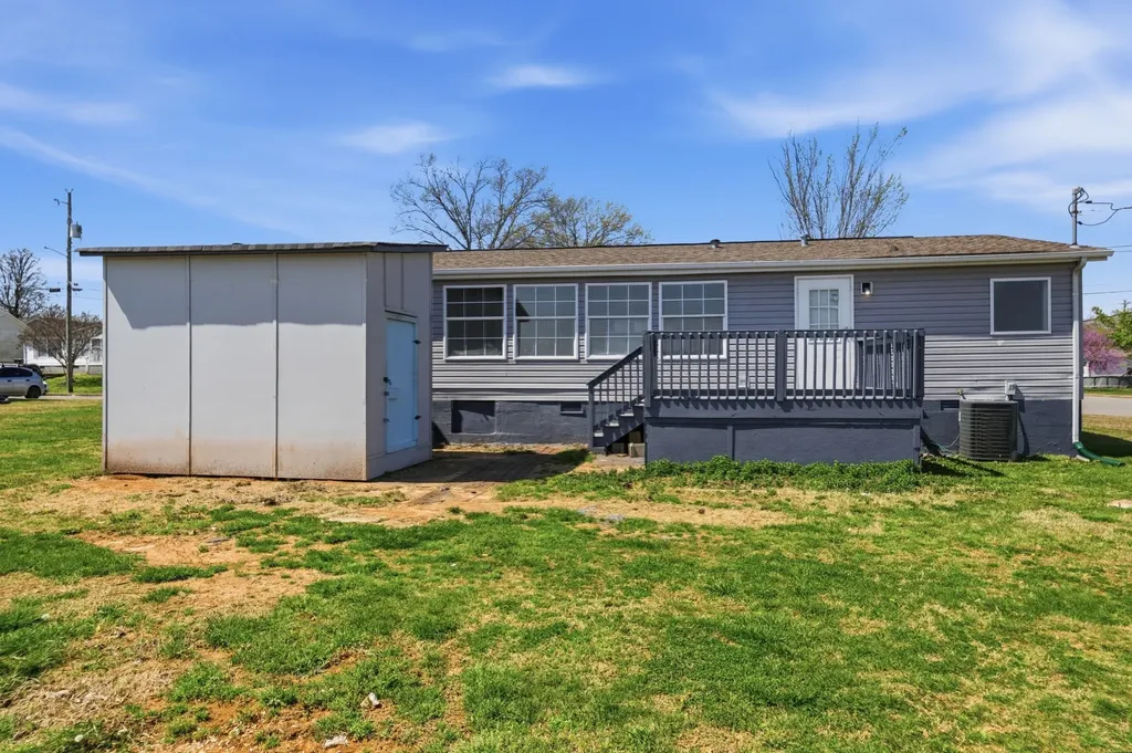 201 Oceanfront Cir, S Antioch TN 37013