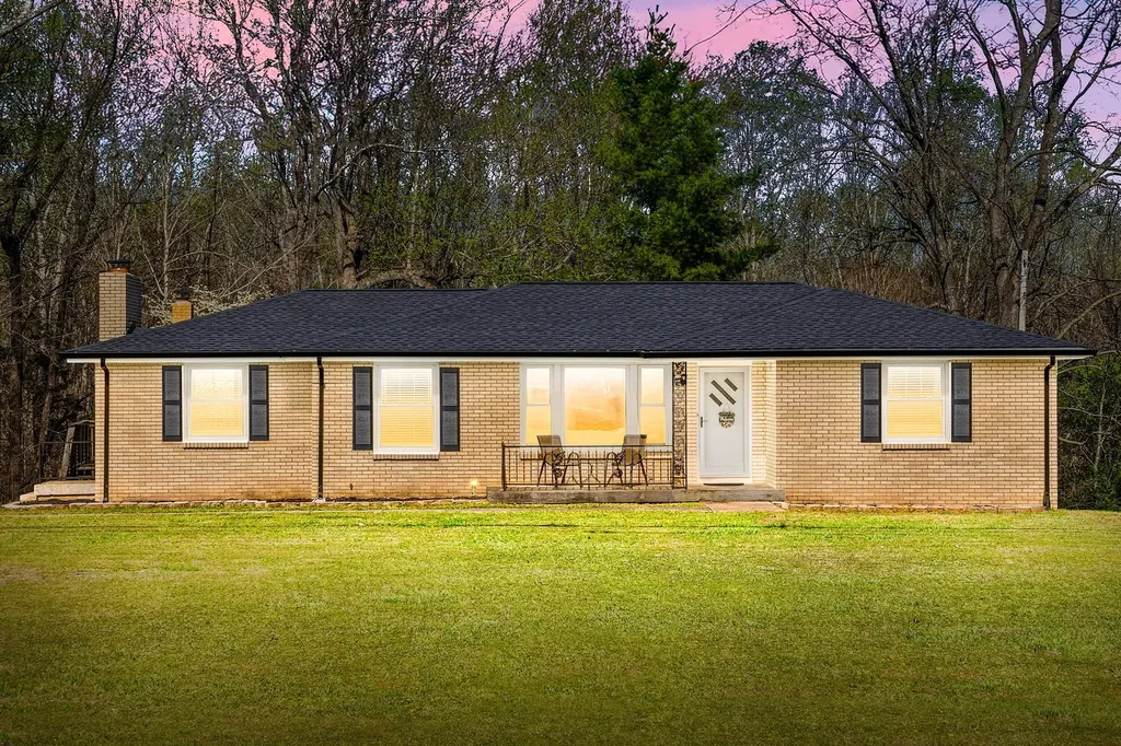 2403 Ashland City Road Clarksville TN 37043