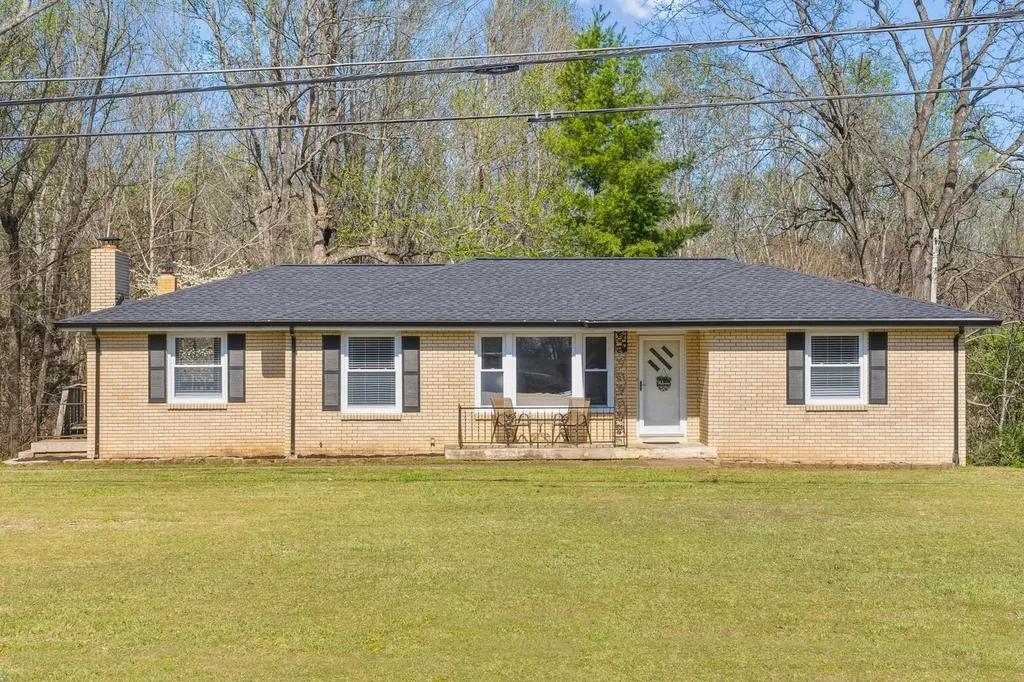 2403 Ashland City Road Clarksville TN 37043