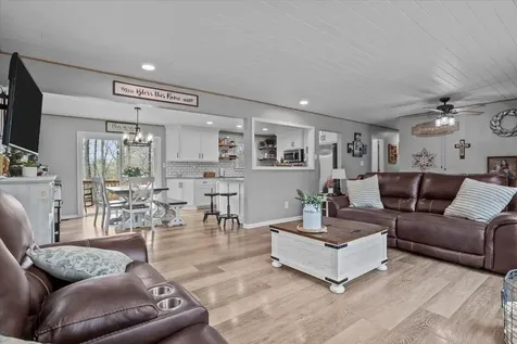 105 Clearwater Drive Tennessee Ridge TN 37178
