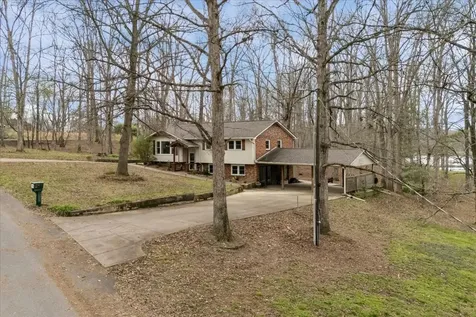 105 Clearwater Drive Tennessee Ridge TN 37178