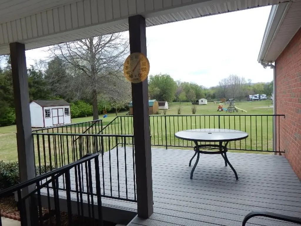 385 Creek Lane Mcminnville TN 37110