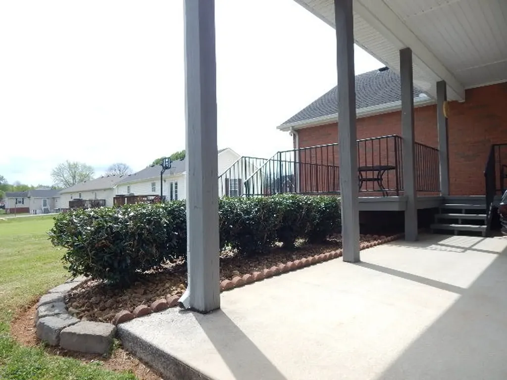 385 Creek Lane Mcminnville TN 37110