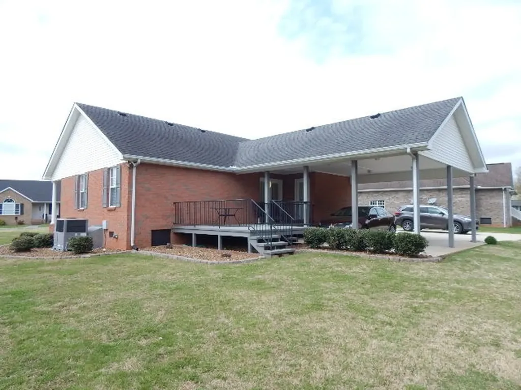 385 Creek Lane Mcminnville TN 37110