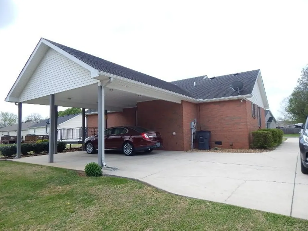385 Creek Lane Mcminnville TN 37110