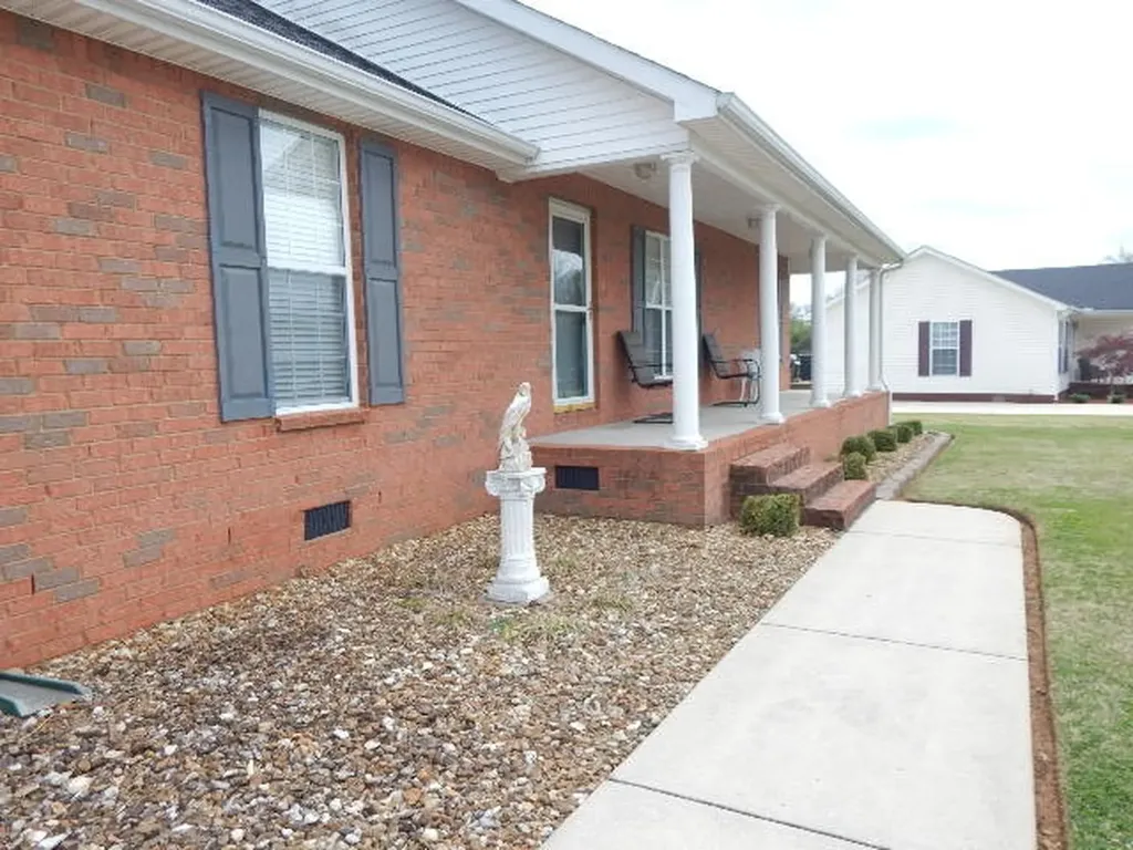 385 Creek Lane Mcminnville TN 37110