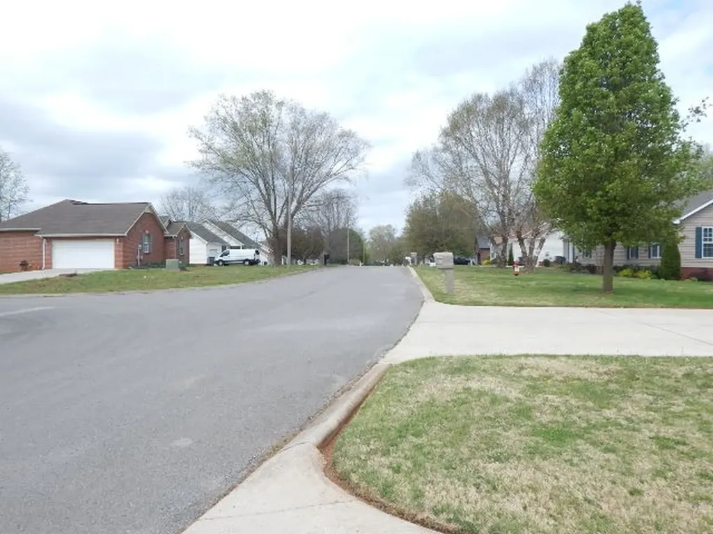 385 Creek Lane Mcminnville TN 37110
