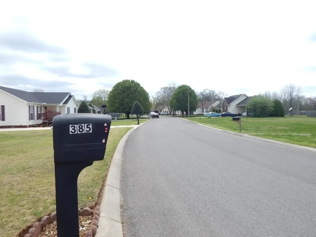 385 Creek Lane Mcminnville TN 37110