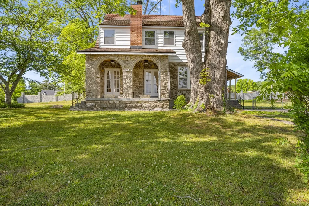 307 College Ave, E Carthage TN 37030