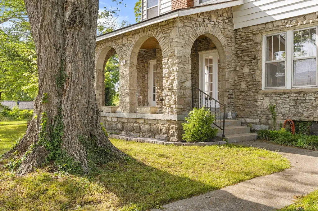 307 College Ave, E Carthage TN 37030
