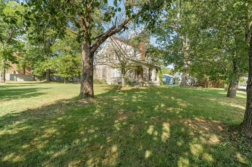 307 College Ave, E Carthage TN 37030