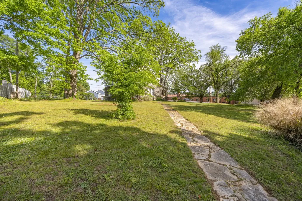 307 College Ave, E Carthage TN 37030