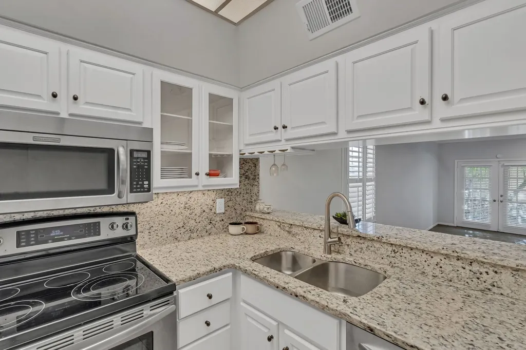107 W End Place Nashville TN 37205