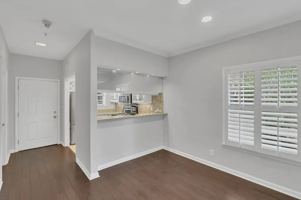 107 W End Place Nashville TN 37205