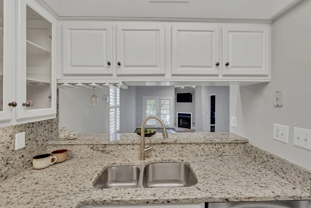 107 W End Place Nashville TN 37205
