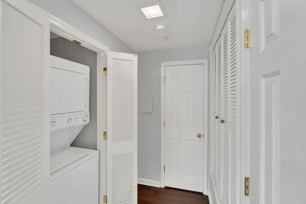 107 W End Place Nashville TN 37205