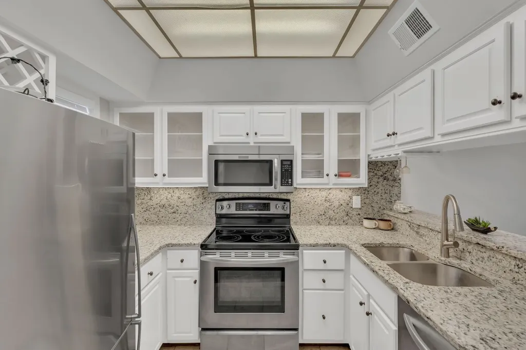107 W End Place Nashville TN 37205