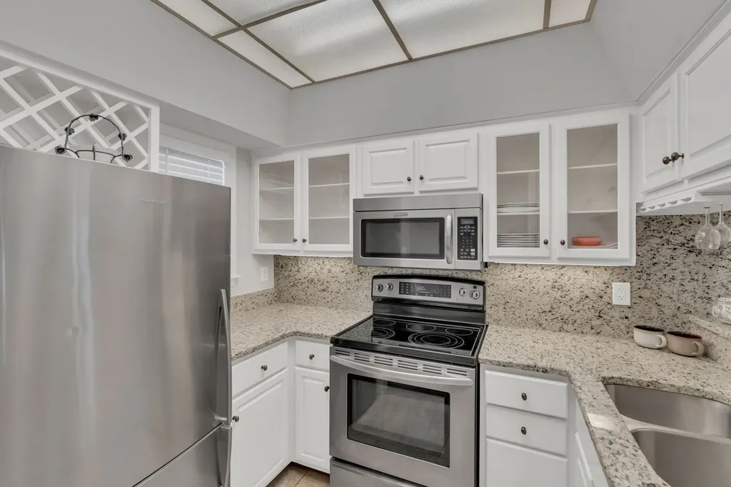 107 W End Place Nashville TN 37205