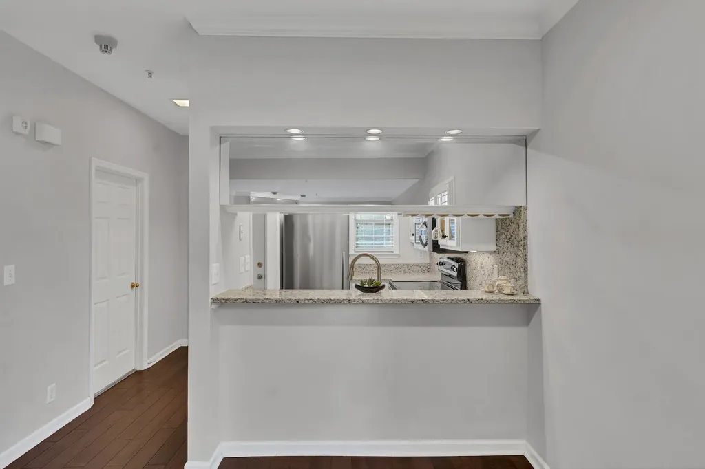 107 W End Place Nashville TN 37205