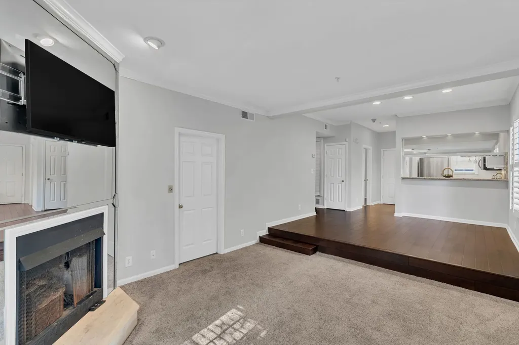 107 W End Place Nashville TN 37205