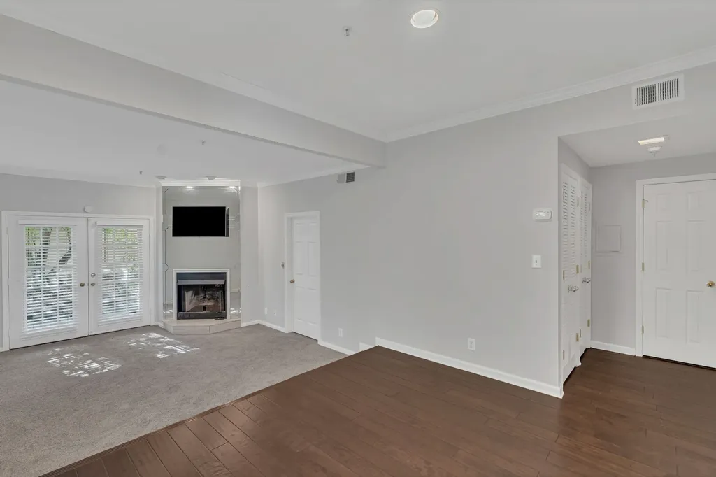 107 W End Place Nashville TN 37205