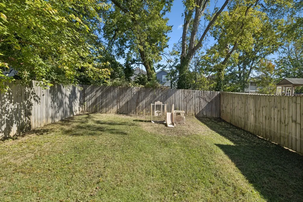 506B E Bend Drive Nashville TN 37209