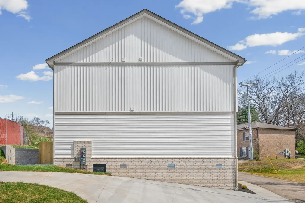 330 S 7th Street Clarksville TN 37040