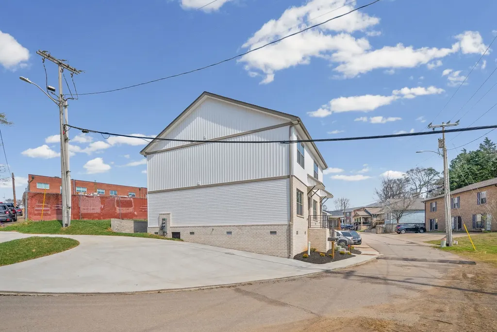 320 S 7th Street Clarksville TN 37040
