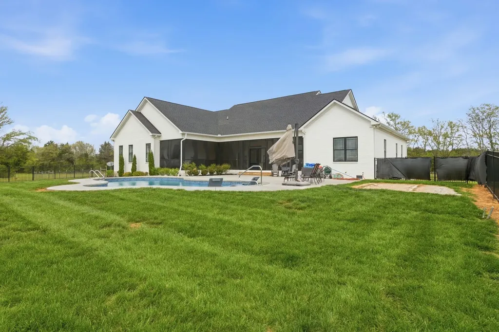8516 Lowe Christiana Road Christiana TN 37037