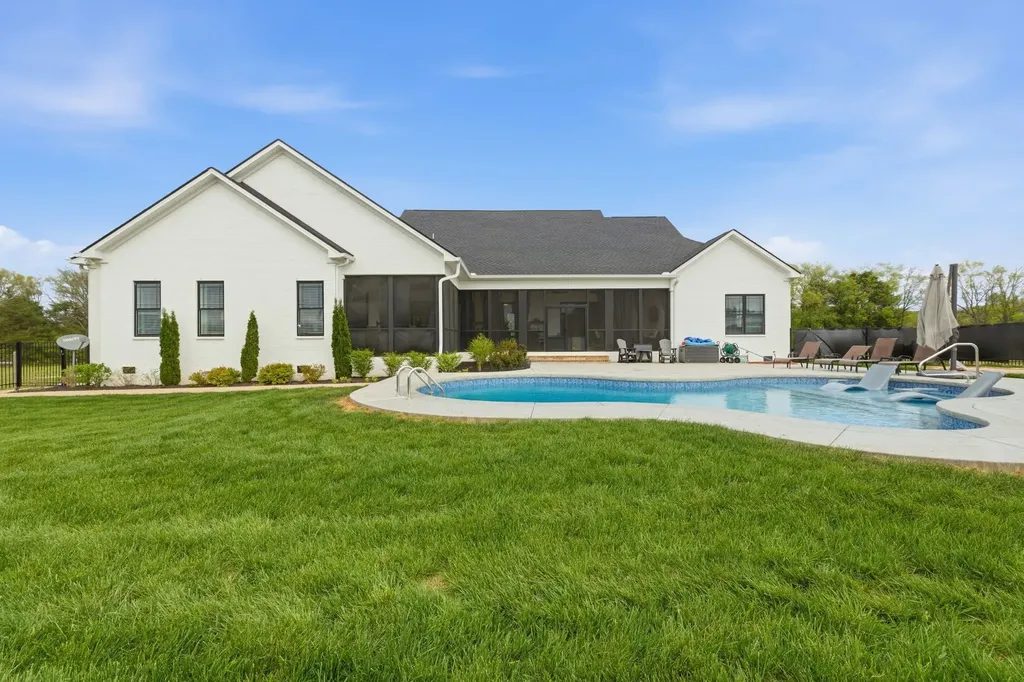 8516 Lowe Christiana Road Christiana TN 37037