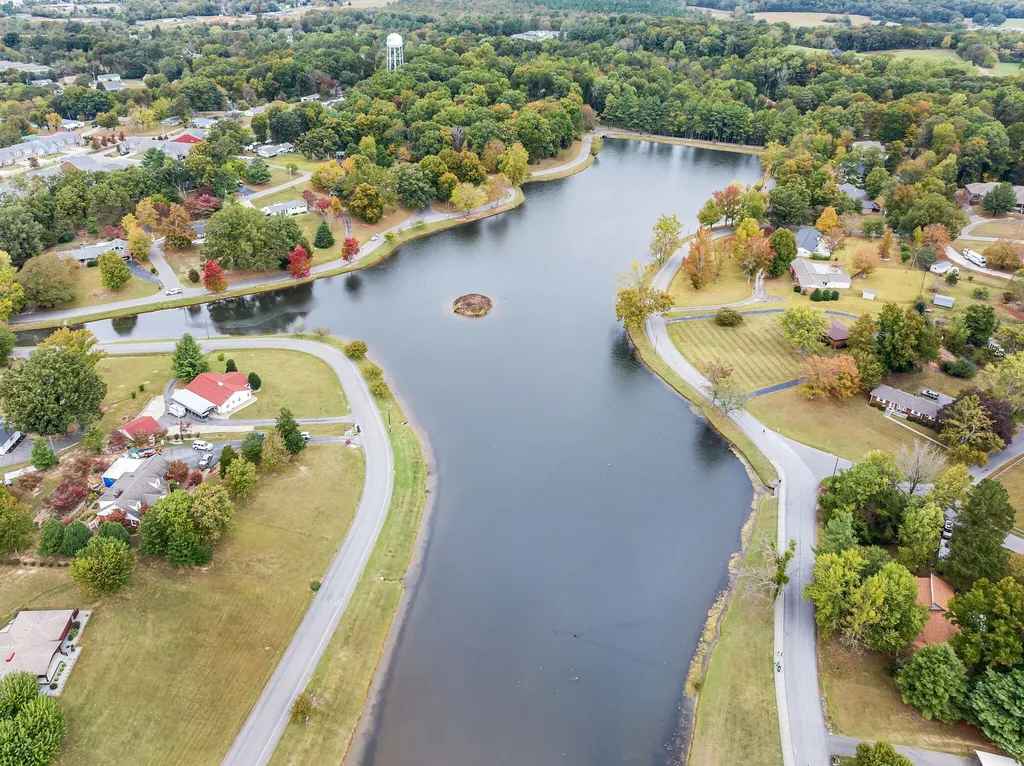 108 Lake Valley Road Dickson TN 37055
