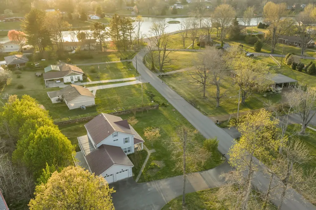 108 Lake Valley Road Dickson TN 37055