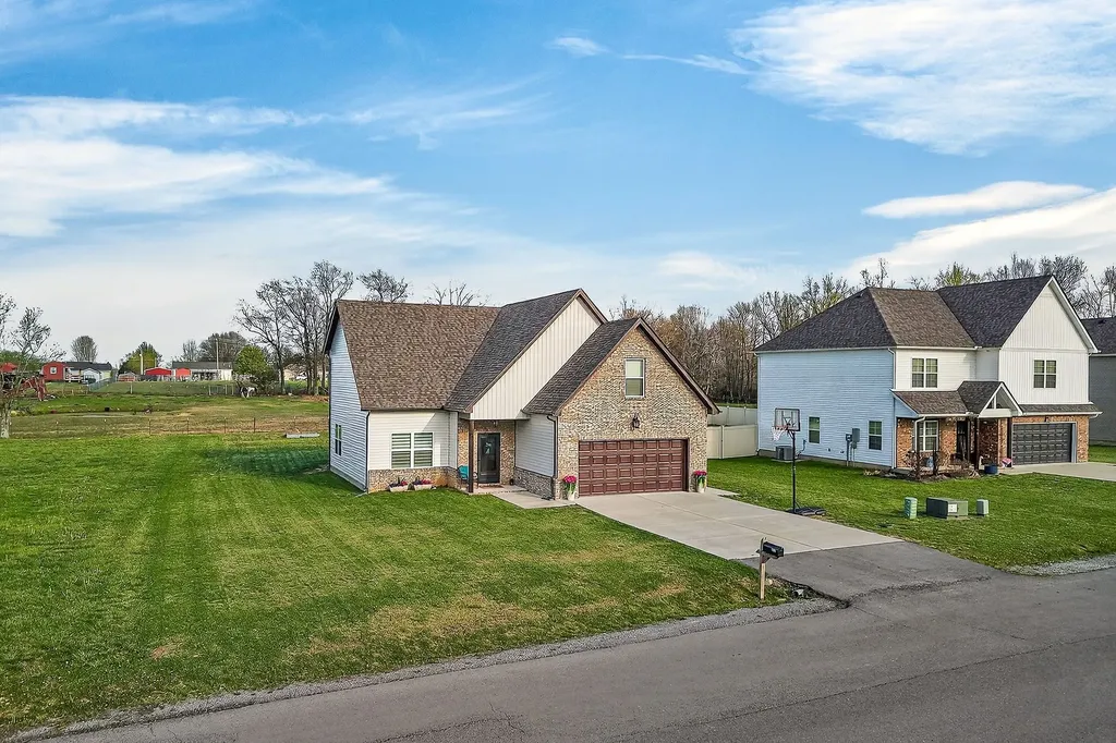 235 Villa Street Smithville TN 37166