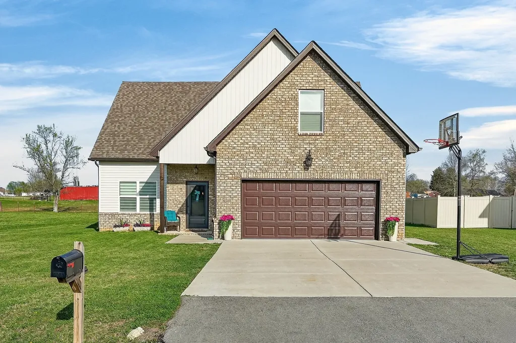 235 Villa Street Smithville TN 37166
