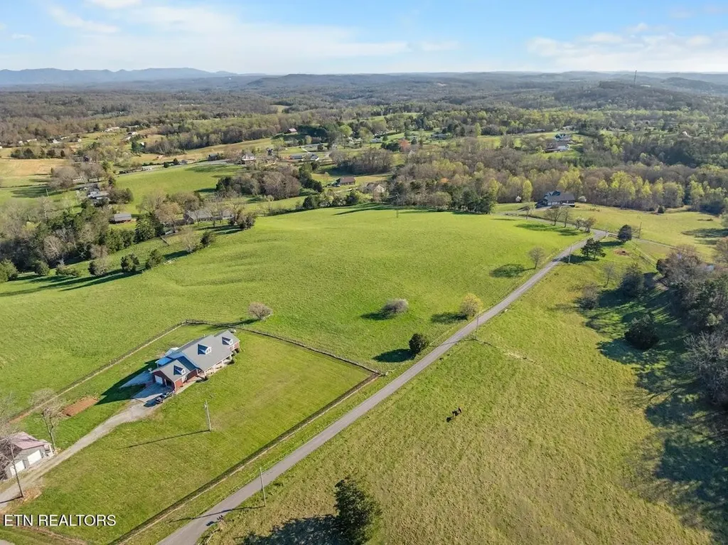 1 Dunsmore Road Lenoir City TN 37771