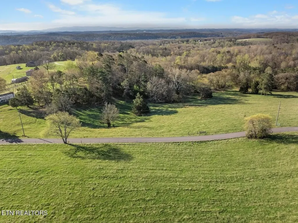 1 Dunsmore Road Lenoir City TN 37771