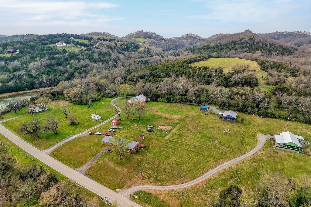 6076 Granville Highway Granville TN 38564