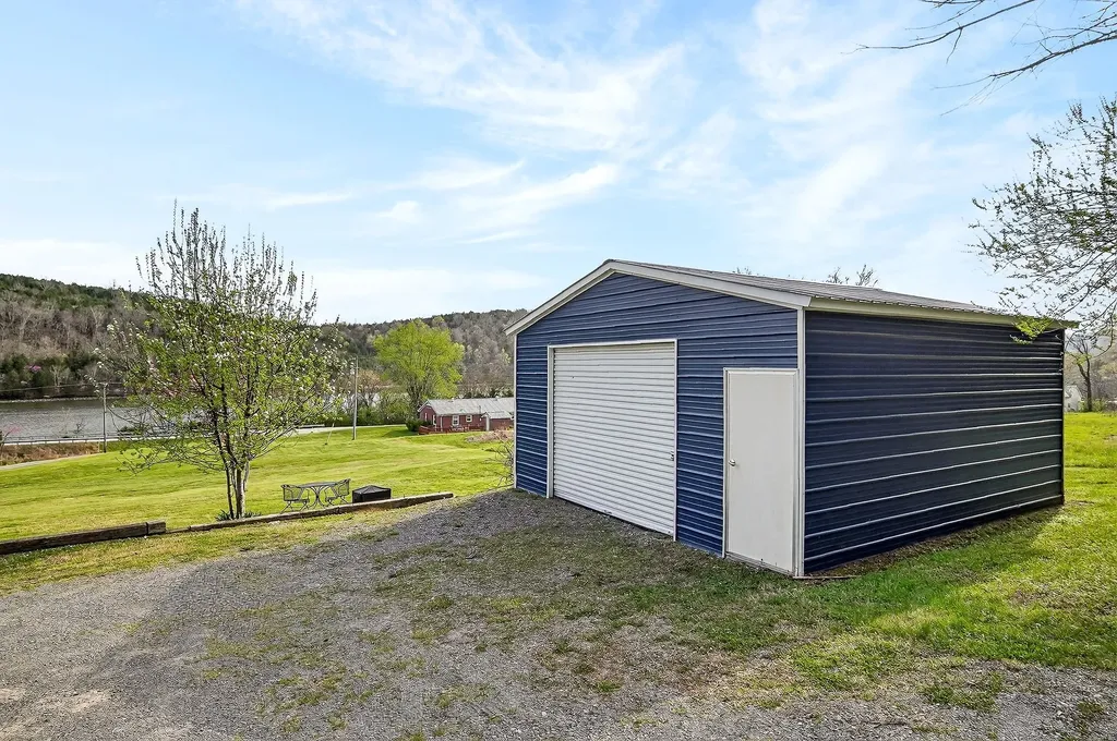 6076 Granville Highway Granville TN 38564